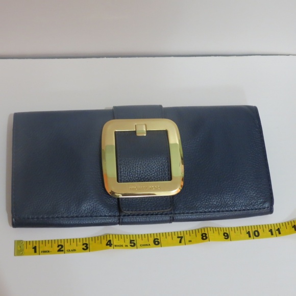 MICHAEL KORS CLUTCH - Picture 8 of 8